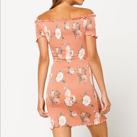 NWT Heart & Hips Smocked Off The Shoulder Dress - Picture 3 of 4